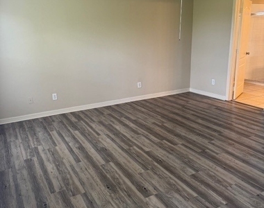 1017 Nw 24th Avenue - Photo Thumbnail 21