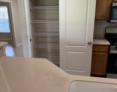 1017 Nw 24th Avenue - Photo Thumbnail 18