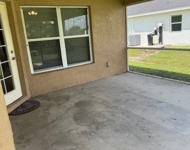 1017 Nw 24th Avenue - Photo Thumbnail 3