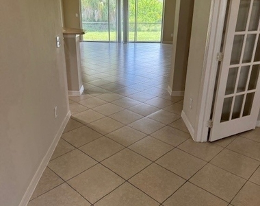 1017 Nw 24th Avenue - Photo Thumbnail 9