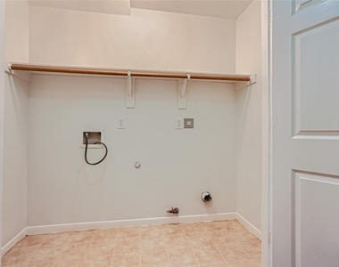 3810 Breaker Court - Photo Thumbnail 14