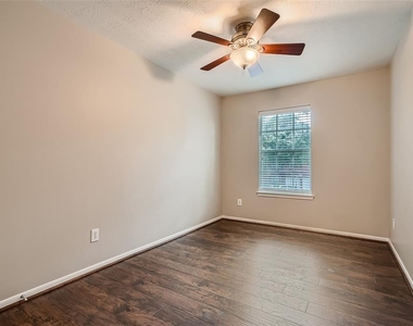 3810 Breaker Court - Photo Thumbnail 23