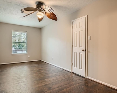 3810 Breaker Court - Photo Thumbnail 25