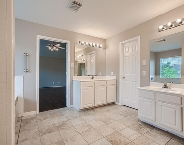 3810 Breaker Court - Photo Thumbnail 19
