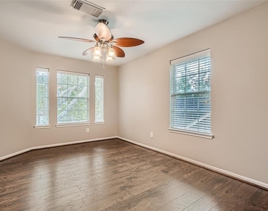 3810 Breaker Court - Photo Thumbnail 20