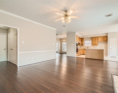 3810 Breaker Court - Photo Thumbnail 9