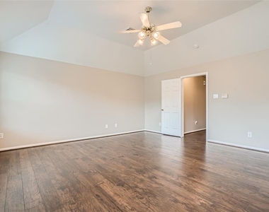 3810 Breaker Court - Photo Thumbnail 16