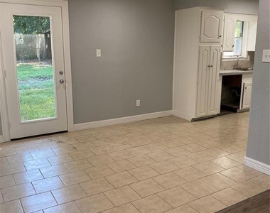 6109 Arthington Street - Photo Thumbnail 4