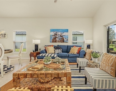 924 Ne 11th Terrace - Photo Thumbnail 4