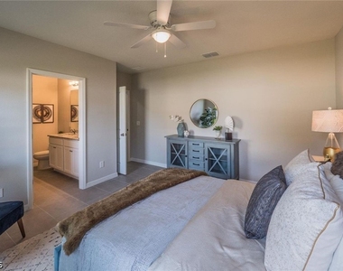 467 Ne 1st Avenue - Photo Thumbnail 11