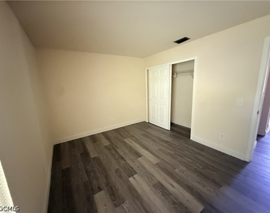 3555 Seminole Avenue - Photo Thumbnail 5