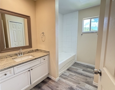 1019 Se 11th Street - Photo Thumbnail 12