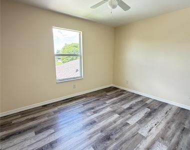 1019 Se 11th Street - Photo Thumbnail 10