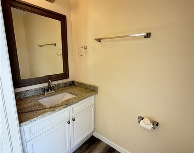 1019 Se 11th Street - Photo Thumbnail 6