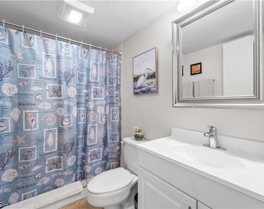 8565 Charter Club Circle - Photo Thumbnail 16