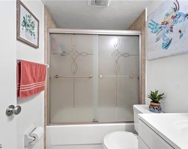 8565 Charter Club Circle - Photo Thumbnail 21