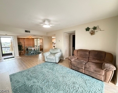 4703 Se 17 Place - Photo Thumbnail 5