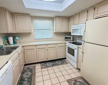 4703 Se 17 Place - Photo Thumbnail 4