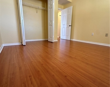 6361 Aragon Way - Photo Thumbnail 17
