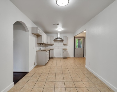4930 Holloway Drive - Photo Thumbnail 15