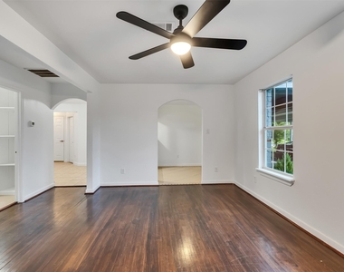 4930 Holloway Drive - Photo Thumbnail 26