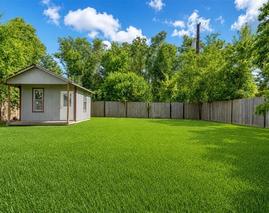 4930 Holloway Drive - Photo Thumbnail 11