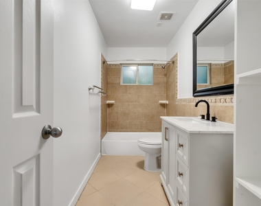 4930 Holloway Drive - Photo Thumbnail 27