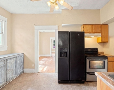 105 League Street - Photo Thumbnail 8