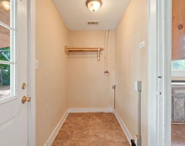 105 League Street - Photo Thumbnail 21