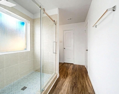 5742 Adelaide River Drive - Photo Thumbnail 17