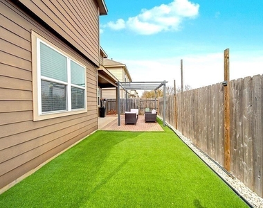 5742 Adelaide River Drive - Photo Thumbnail 19