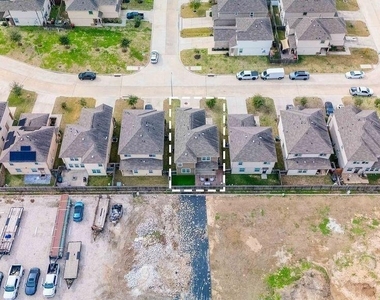 5742 Adelaide River Drive - Photo Thumbnail 21