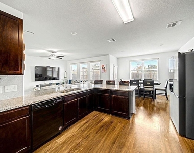 5742 Adelaide River Drive - Photo Thumbnail 7