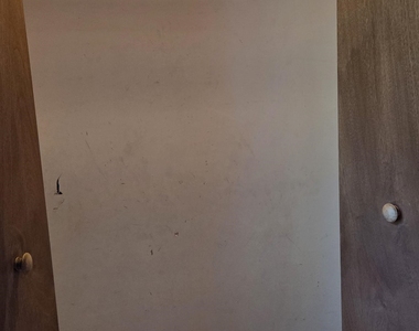 32 Court - Photo Thumbnail 16
