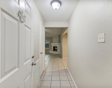 19334 Wood Village Lane - Photo Thumbnail 4
