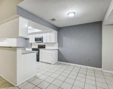 19334 Wood Village Lane - Photo Thumbnail 8