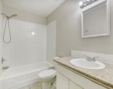 19334 Wood Village Lane - Photo Thumbnail 24