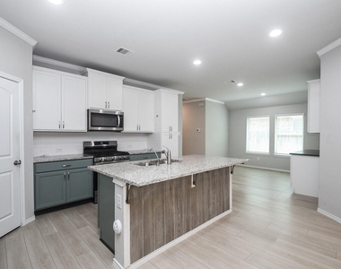 9316 Colonial Bent Court - Photo Thumbnail 8