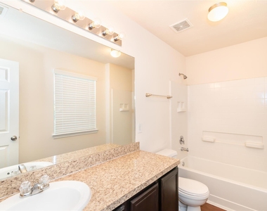 6274 Brenwood Circle - Photo Thumbnail 5