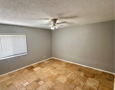 4619 Bayshore Drive - Photo Thumbnail 6