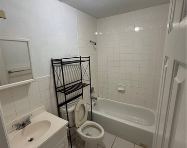4619 Bayshore Drive - Photo Thumbnail 14