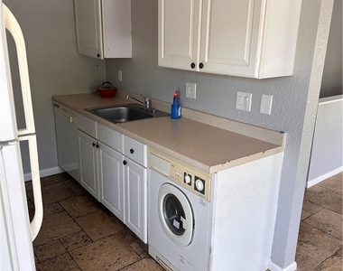 4619 Bayshore Drive - Photo Thumbnail 10