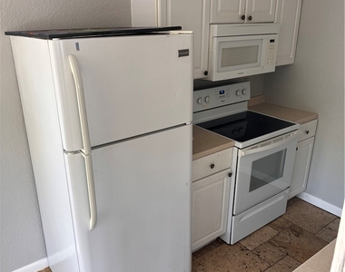 4619 Bayshore Drive - Photo Thumbnail 11