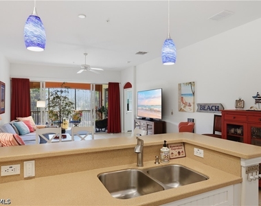 8601 Piazza Del Lago Circle - Photo Thumbnail 9