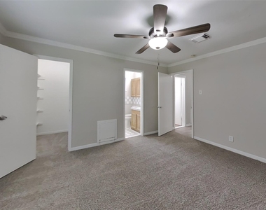 12306 Foxridge Drive - Photo Thumbnail 5