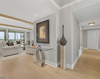 7515 Pelican Bay Boulevard - Photo Thumbnail 4