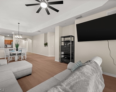 15121 Laguna Drive - Photo Thumbnail 14