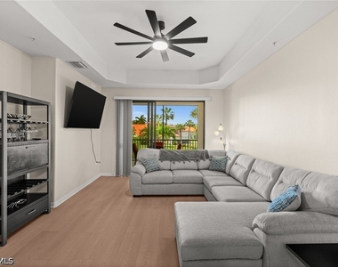 15121 Laguna Drive - Photo Thumbnail 7
