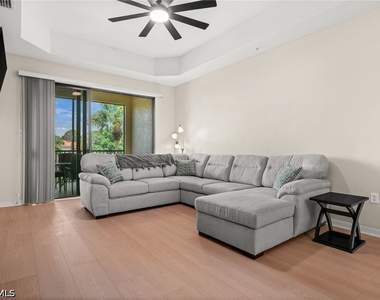 15121 Laguna Drive - Photo Thumbnail 3
