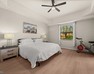 15121 Laguna Drive - Photo Thumbnail 17